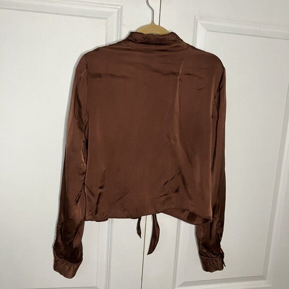 Aritzia Wilfred Satin Crop Shirt Womens L Tie Front Brown Neutral Quiet Luxury - Picture 7 of 8